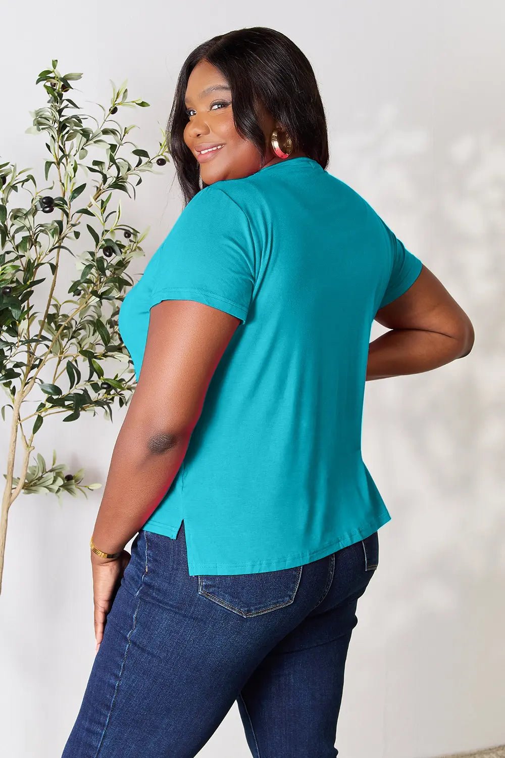Basic Bae Full Size Round Neck Tee – Everyday Short Sleeve Essential - Cashmere Daisy