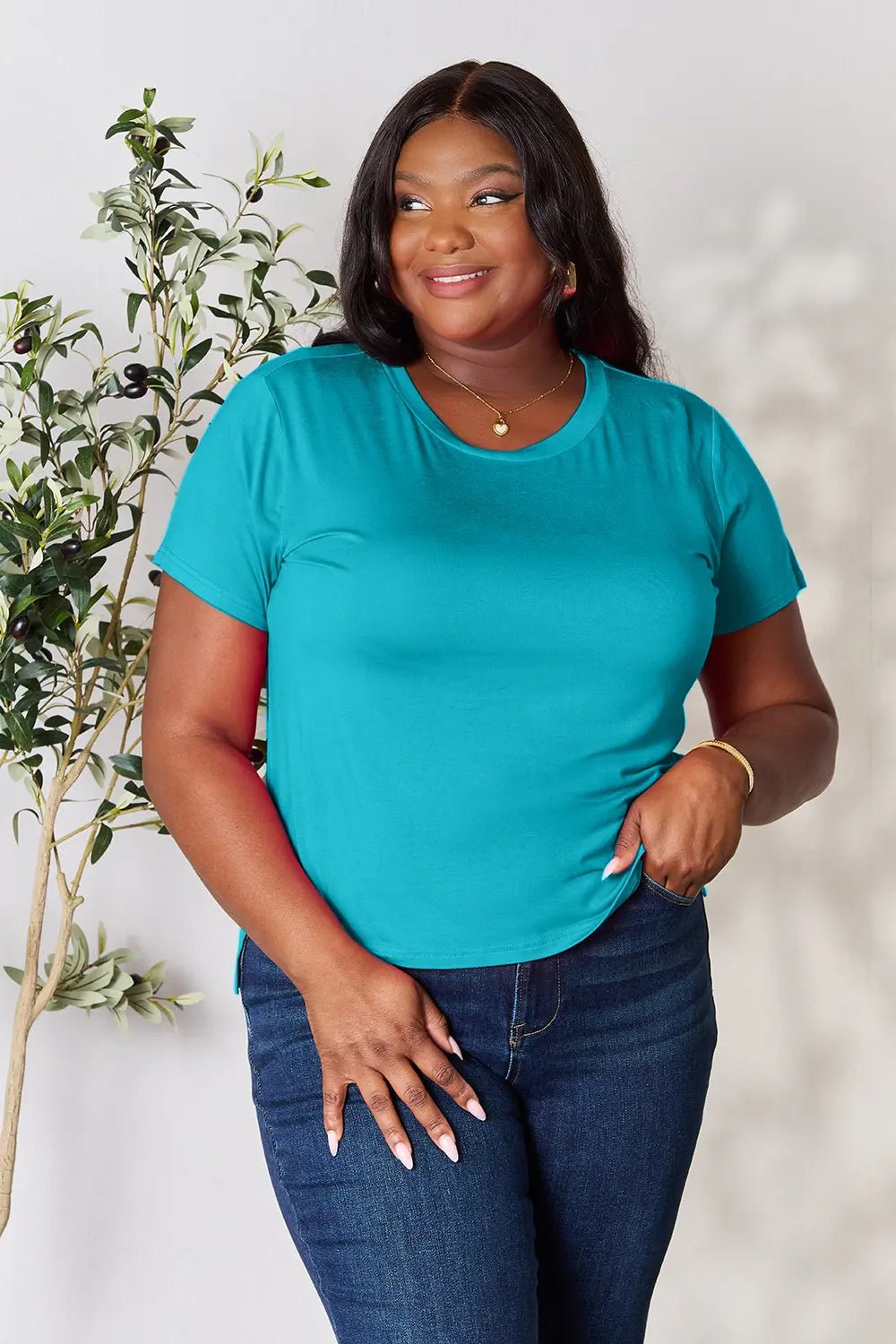 Basic Bae Full Size Round Neck Tee – Everyday Short Sleeve Essential - Cashmere Daisy
