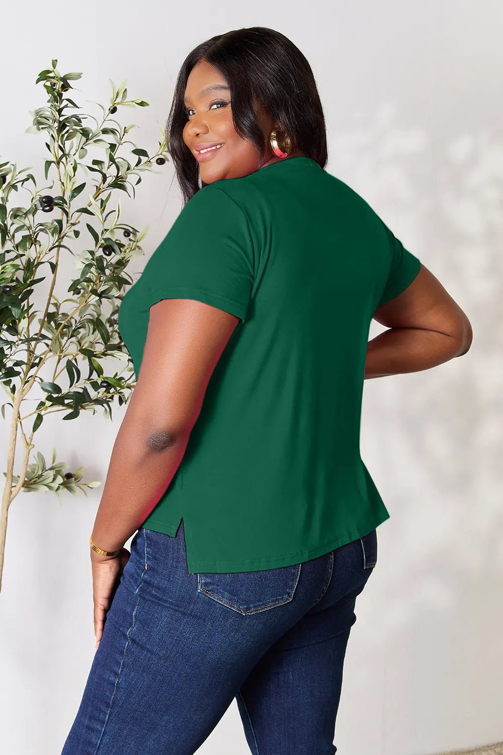 Basic Bae Full Size Round Neck Tee – Everyday Short Sleeve Essential - Cashmere Daisy