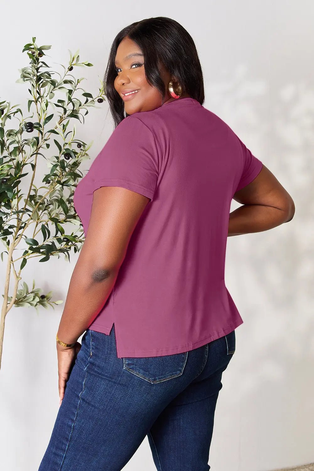 Basic Bae Full Size Round Neck Tee – Everyday Short Sleeve Essential - Cashmere Daisy