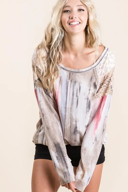 BiBi Tie Dye Knit Top with Print Block Shoulder – Taupe/Vintage Red - Cashmere Daisy