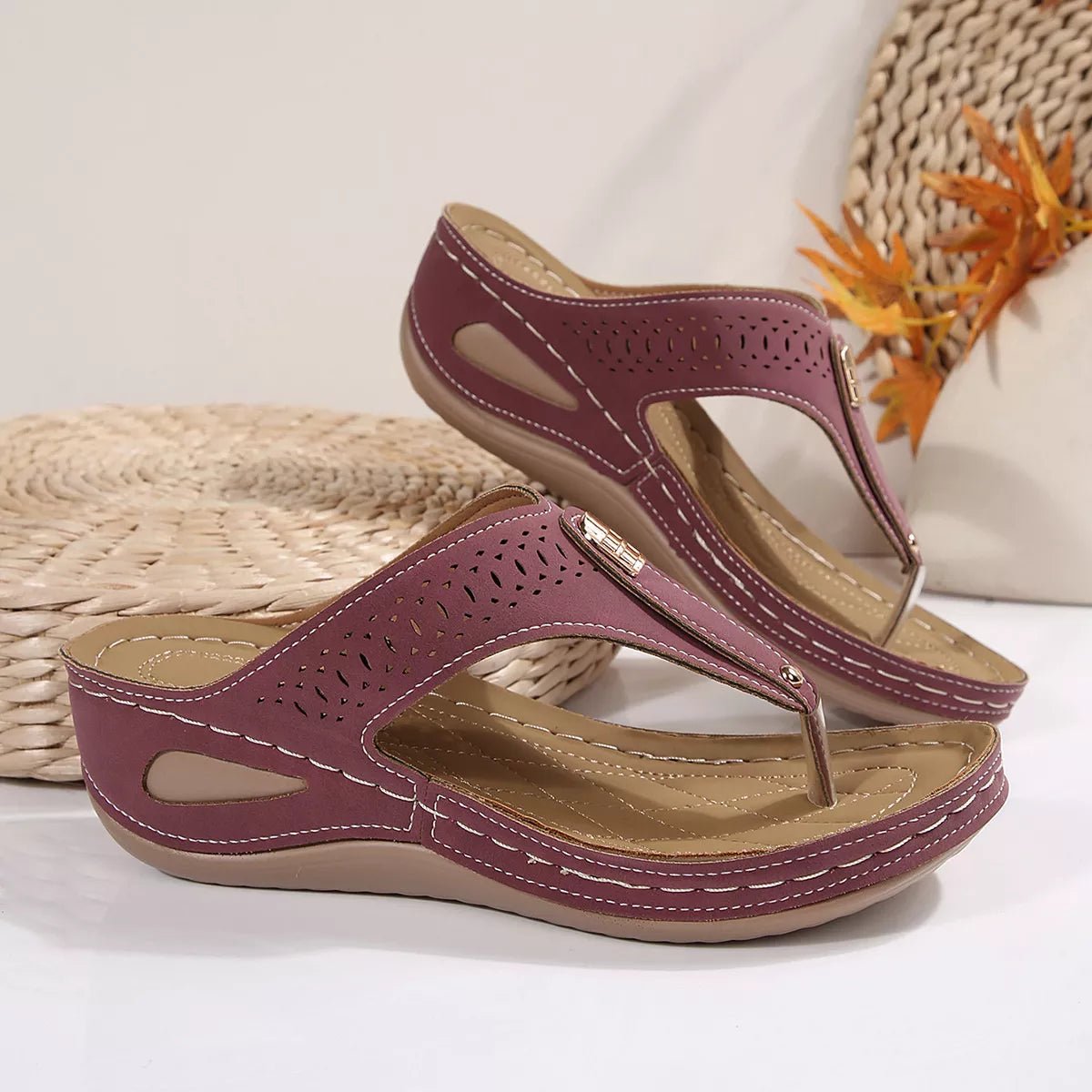 Aloha - Toe Post Wedge Sandals - Cashmere Daisy