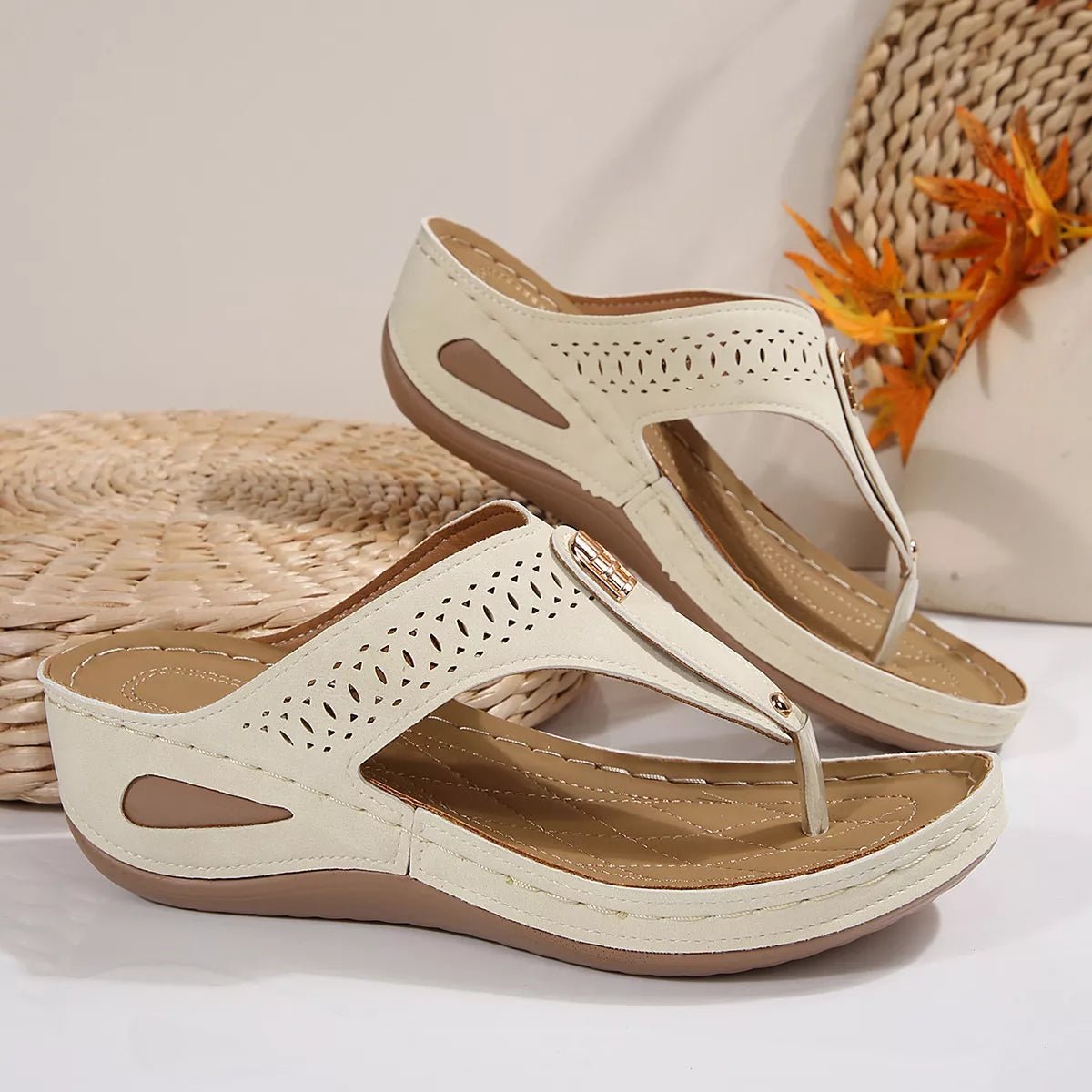 Aloha - Toe Post Wedge Sandals - Cashmere Daisy
