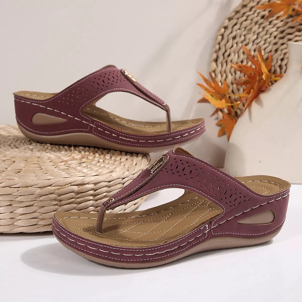 Aloha - Toe Post Wedge Sandals - Cashmere Daisy