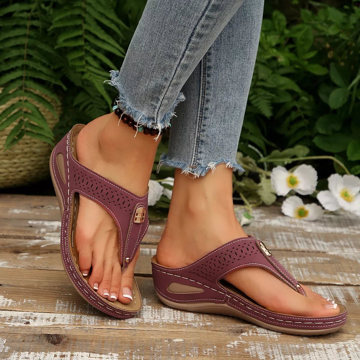 Aloha - Toe Post Wedge Sandals - Cashmere Daisy