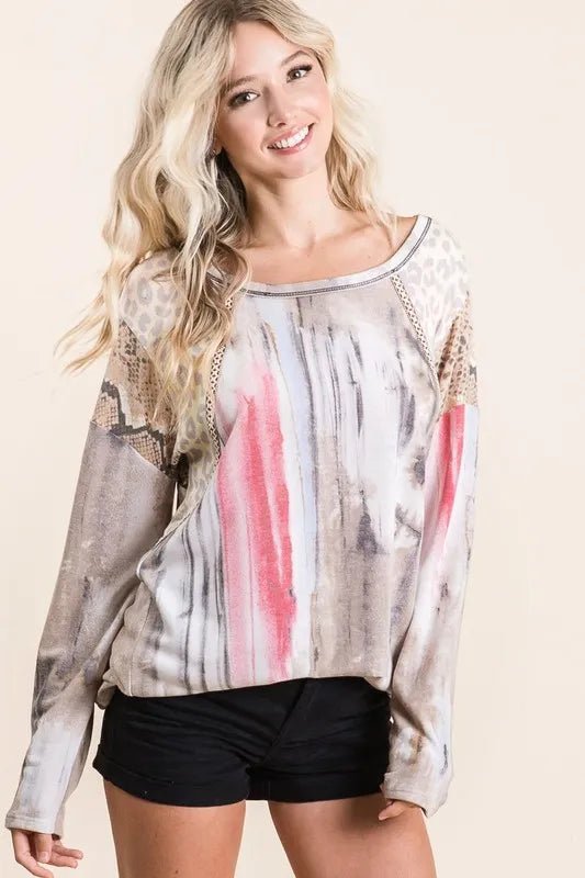 BiBi Tie Dye Knit Top with Print Block Shoulder – Taupe/Vintage Red - Cashmere Daisy